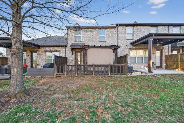 121 Ambassador Pvt Cir, Hendersonville, TN 37075