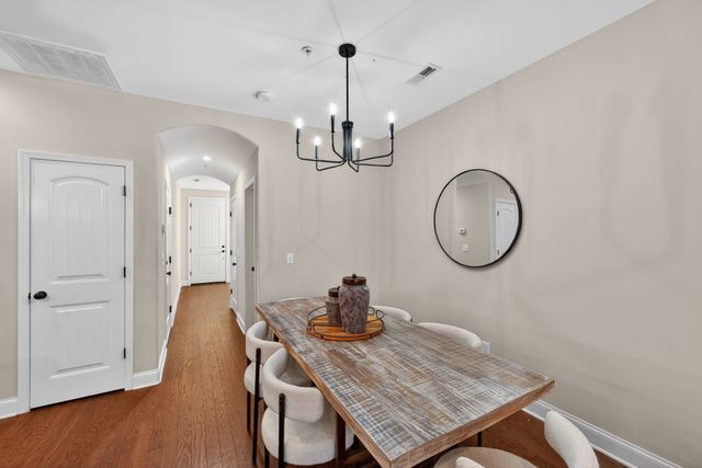 121 Ambassador Pvt Cir, Hendersonville, TN 37075