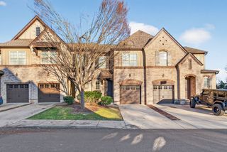 121 Ambassador Pvt Cir, Hendersonville, TN 37075