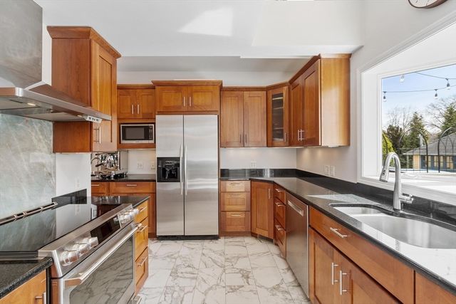 36 Lake Avenue, Melrose, MA 02176