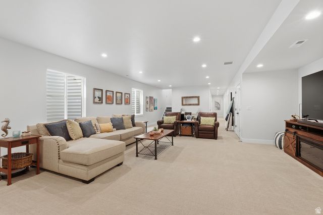11072 S PADDLE BOARD WAY, South Jordan, UT 84009