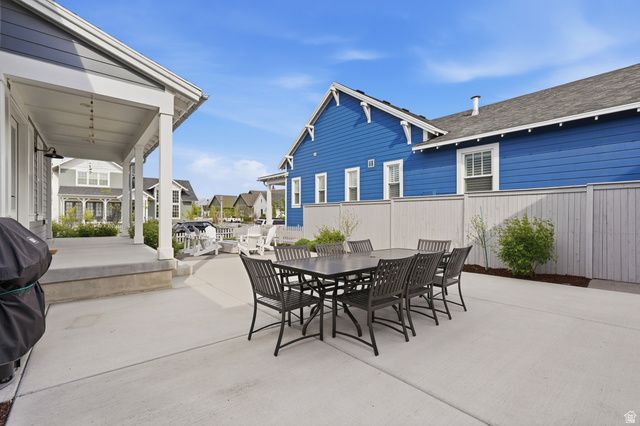 11072 S PADDLE BOARD WAY, South Jordan, UT 84009