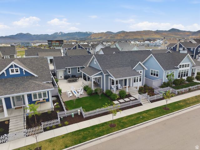 11072 S PADDLE BOARD WAY, South Jordan, UT 84009