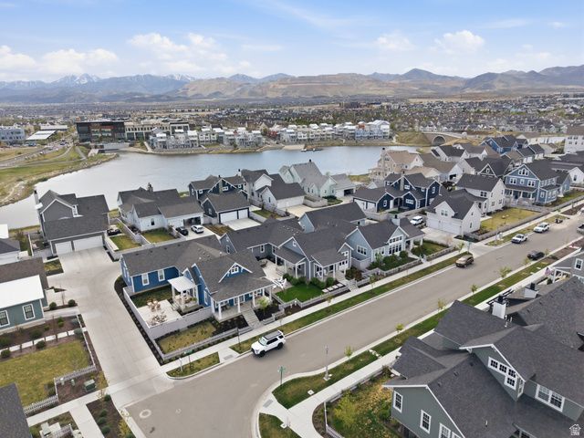 11072 S PADDLE BOARD WAY, South Jordan, UT 84009