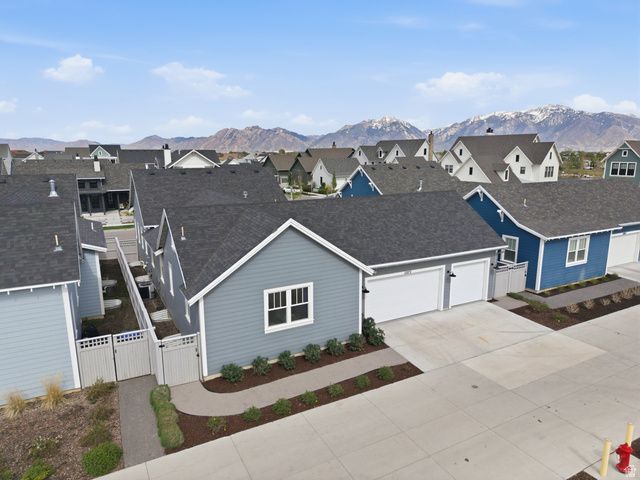 11072 S PADDLE BOARD WAY, South Jordan, UT 84009