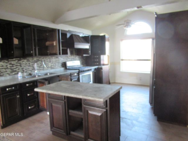 10613 OBSIDIAN Street, El Paso, TX 79924