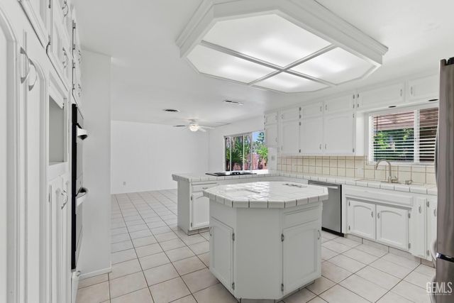 2612 Elm Street, Bakersfield, CA 93301
