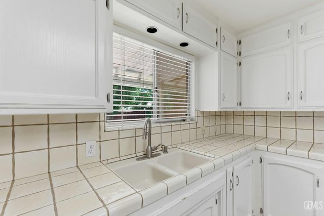 2612 Elm Street, Bakersfield, CA 93301