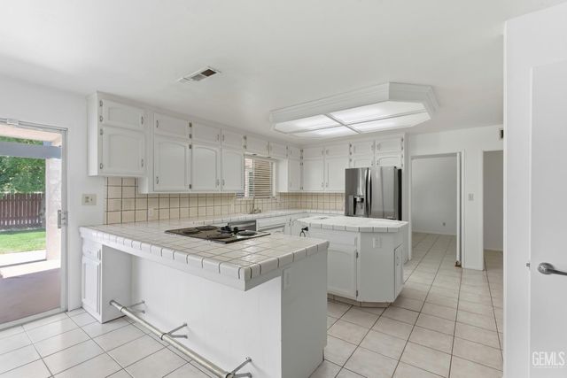 2612 Elm Street, Bakersfield, CA 93301