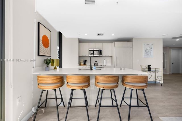 45 SW 9th St 2803, Miami, FL 33130