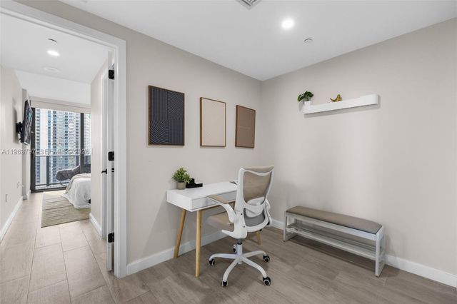 45 SW 9th St 2803, Miami, FL 33130