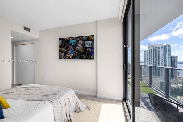 45 SW 9th St 2803, Miami, FL 33130