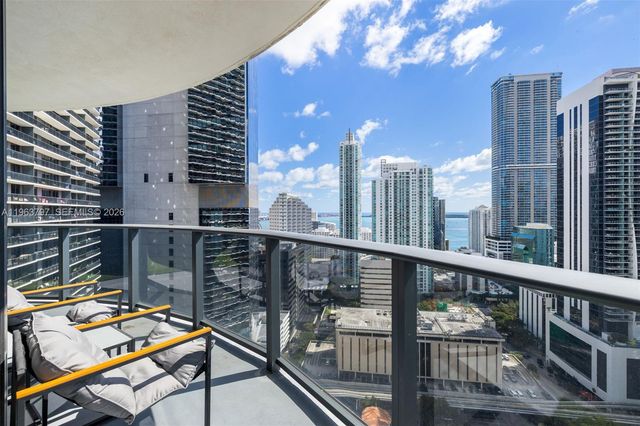 45 SW 9th St 2803, Miami, FL 33130