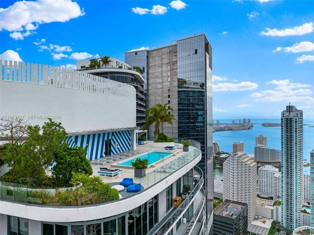 45 SW 9th St 2803, Miami, FL 33130