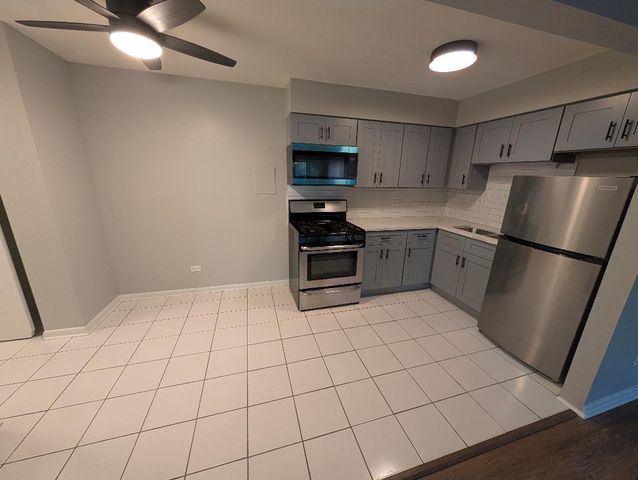 7925 W 103 Street 8, Palos Hills, IL 60465