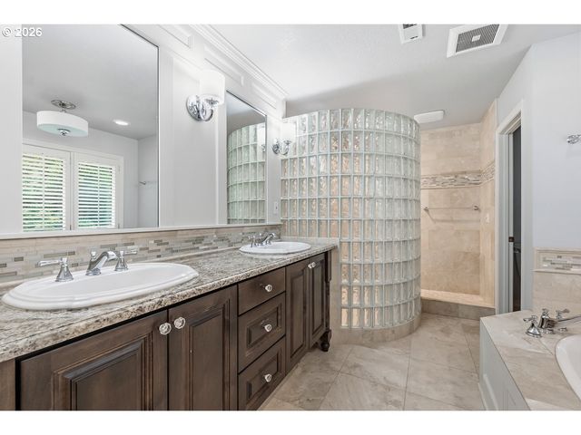 10825 Sw AVOCET Ct, Beaverton, OR 97007