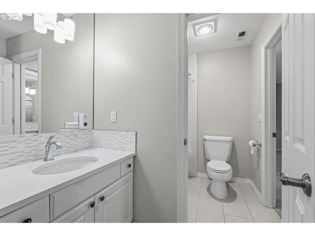 10825 Sw AVOCET Ct, Beaverton, OR 97007
