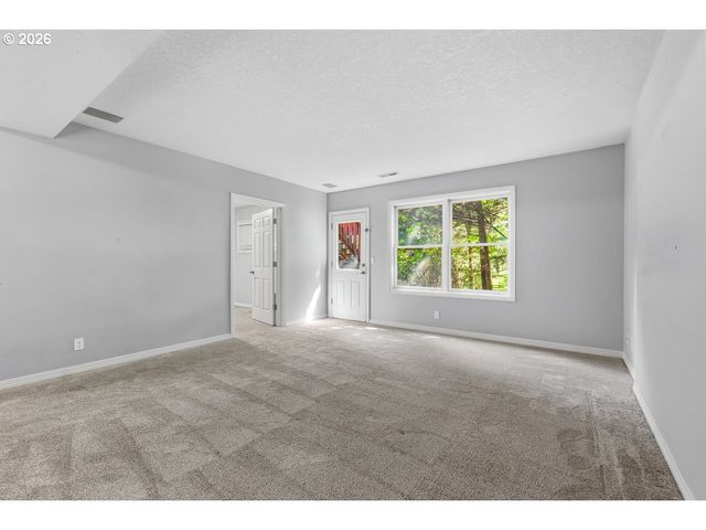 10825 Sw AVOCET Ct, Beaverton, OR 97007