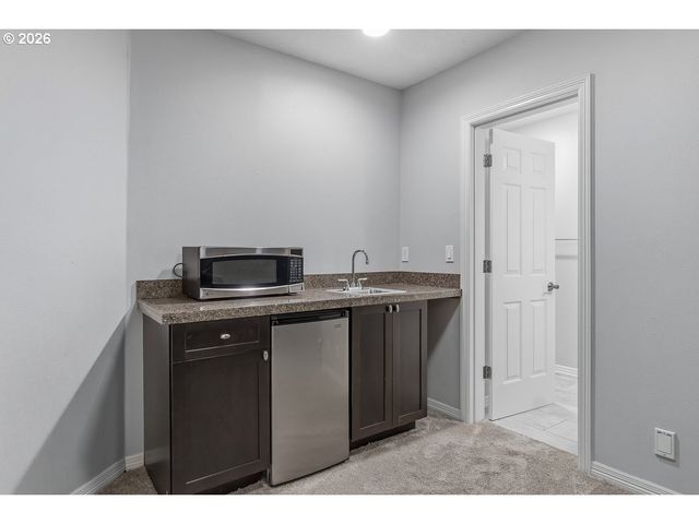 10825 Sw AVOCET Ct, Beaverton, OR 97007