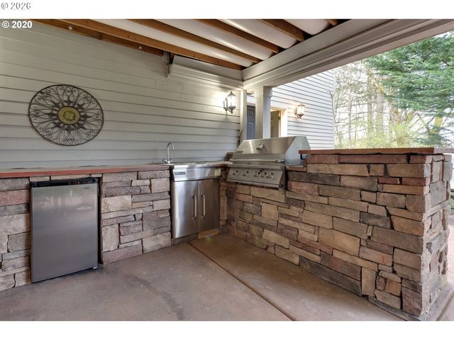 10825 Sw AVOCET Ct, Beaverton, OR 97007