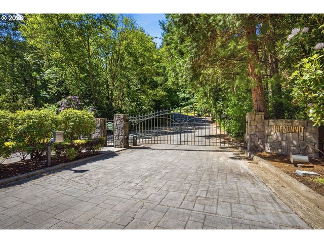 10825 Sw AVOCET Ct, Beaverton, OR 97007