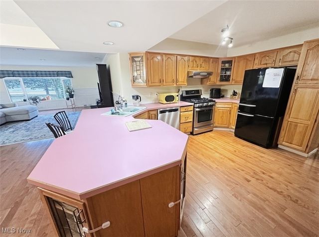 6408 Fordham Drive, Parma, OH 44129