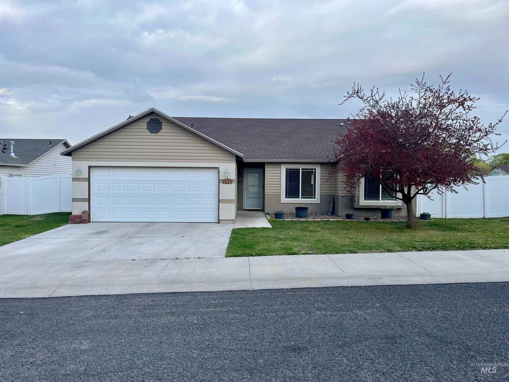 404 Partridge Ln, Twin Falls, ID 83301