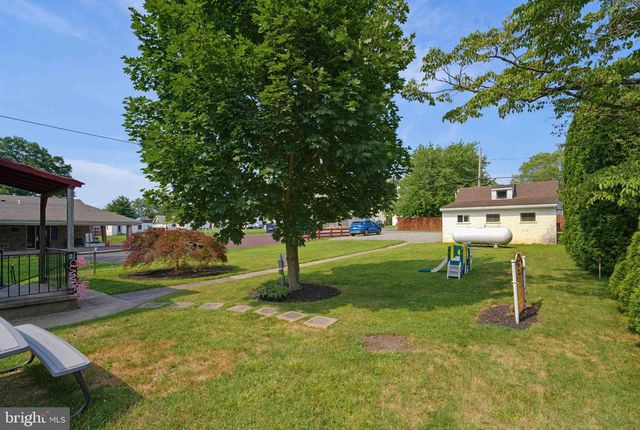 513 JEFFERSON ST #, East Greenville, PA 18041