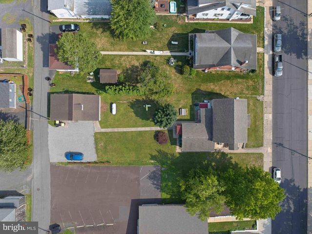 513 JEFFERSON ST #, East Greenville, PA 18041
