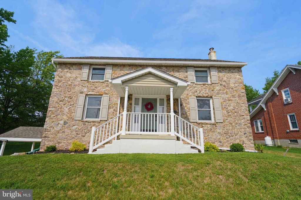 513 JEFFERSON ST #, East Greenville, PA 18041