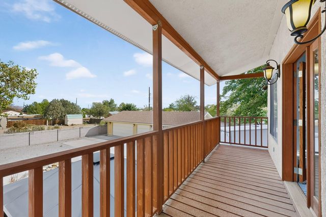 3804 33rd Circle SE, Rio Rancho, NM 87124