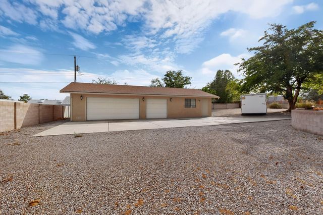 3804 33rd Circle SE, Rio Rancho, NM 87124