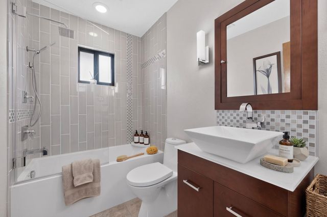 3804 33rd Circle SE, Rio Rancho, NM 87124