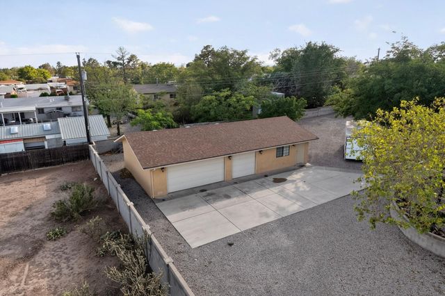 3804 33rd Circle SE, Rio Rancho, NM 87124