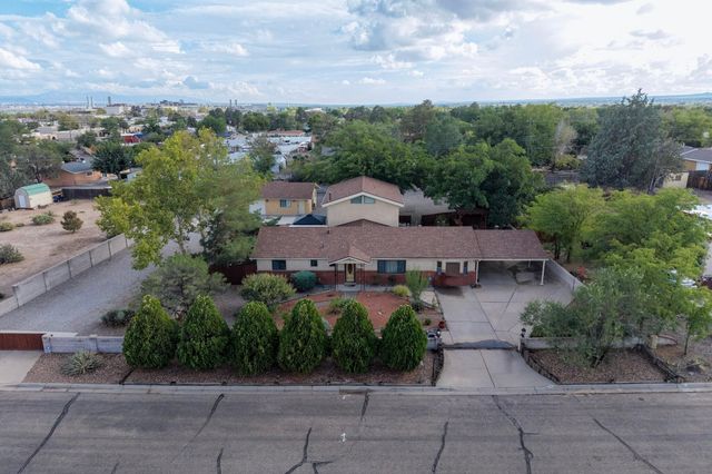 3804 33rd Circle SE, Rio Rancho, NM 87124