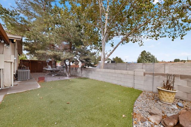 3804 33rd Circle SE, Rio Rancho, NM 87124