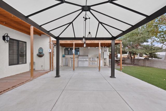 3804 33rd Circle SE, Rio Rancho, NM 87124