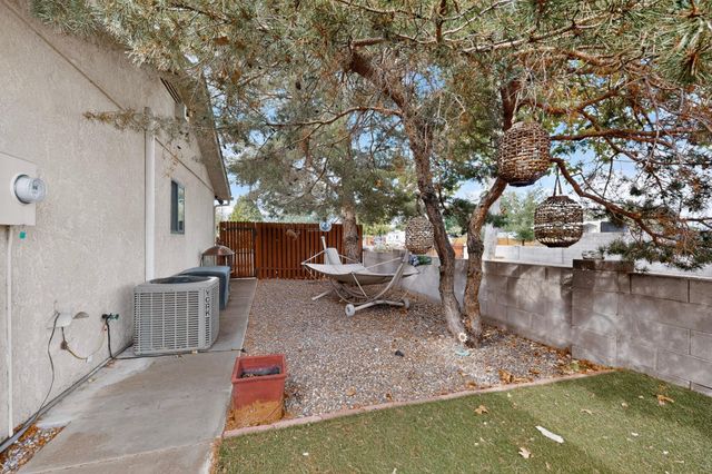 3804 33rd Circle SE, Rio Rancho, NM 87124