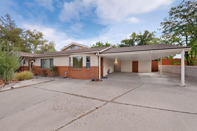 3804 33rd Circle SE, Rio Rancho, NM 87124
