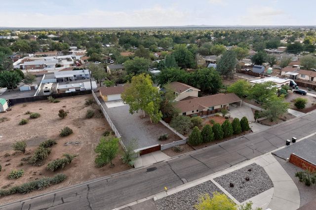 3804 33rd Circle SE, Rio Rancho, NM 87124