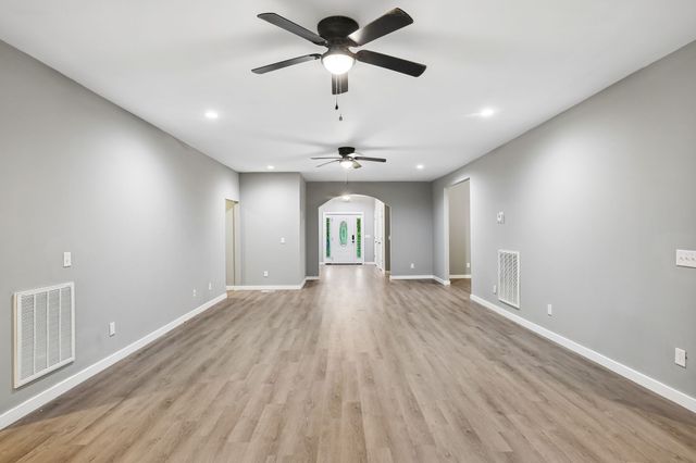 286 Emily Ln, Bell Buckle, TN 37020
