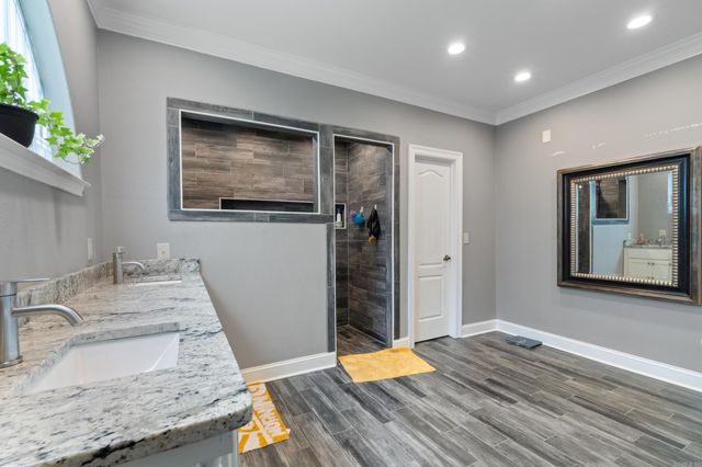 1045 Scarlett Lane, Bauxite, AR 72011