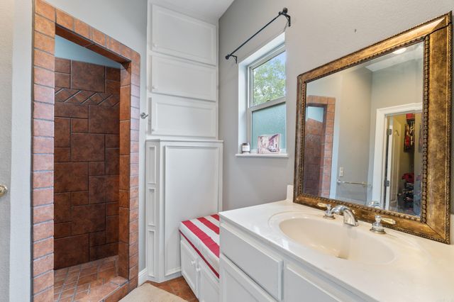 1045 Scarlett Lane, Bauxite, AR 72011