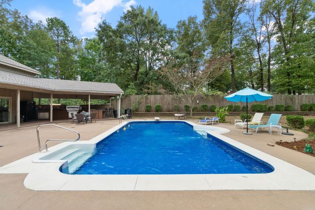 1045 Scarlett Lane, Bauxite, AR 72011