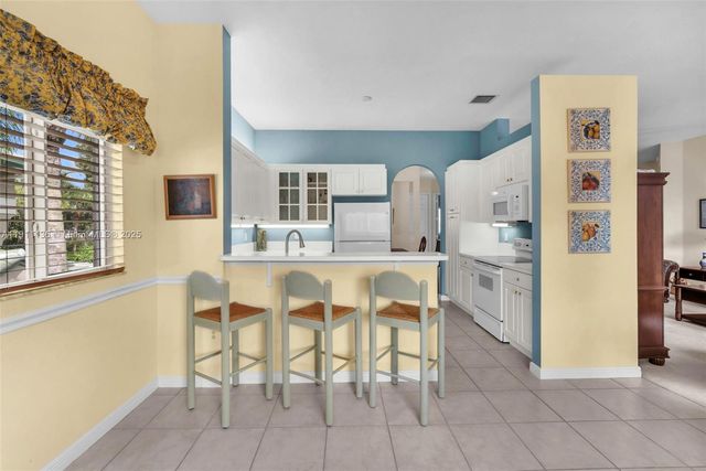 7921 E Exeter Blvd E 202, Tamarac, FL 33321