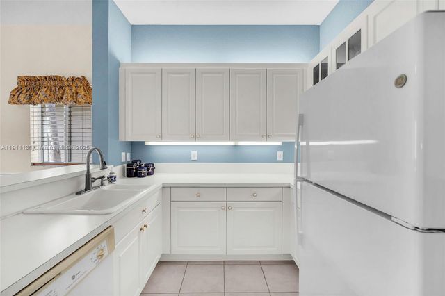 7921 E Exeter Blvd E 202, Tamarac, FL 33321