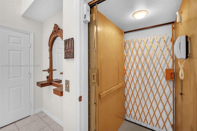 7921 E Exeter Blvd E 202, Tamarac, FL 33321