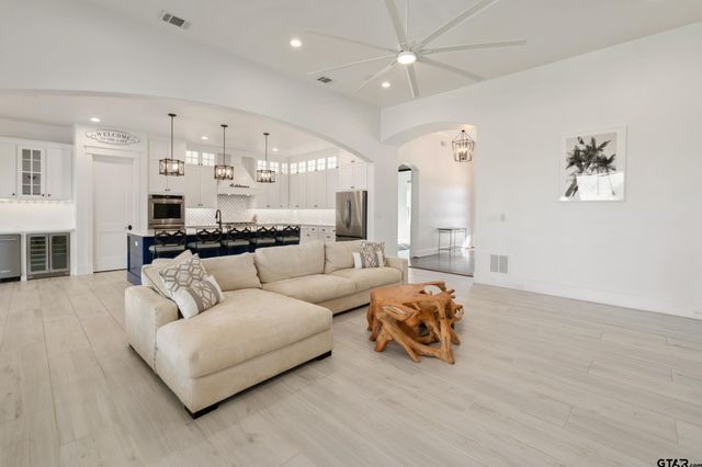 25 Carson, Mabank, TX 75156