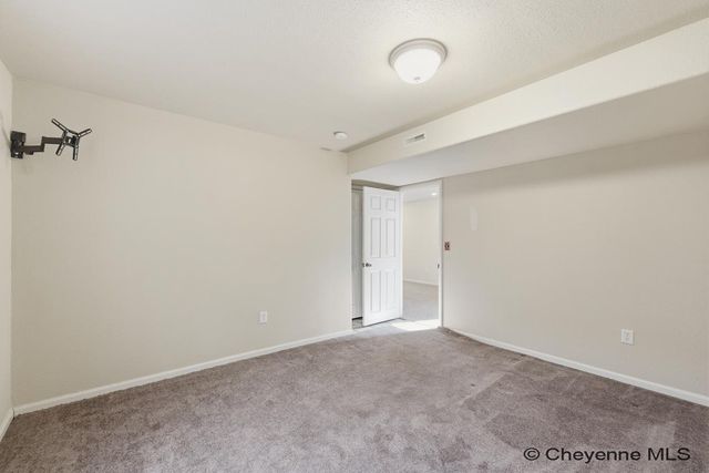 5805 KENNEDY DR, Cheyenne, WY 82001