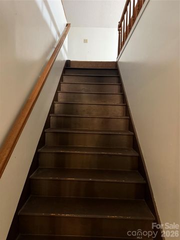 2922 Lovie Lane, Hudson, NC 28638